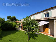 Maison à CHATEAUNEUF-GRASSE