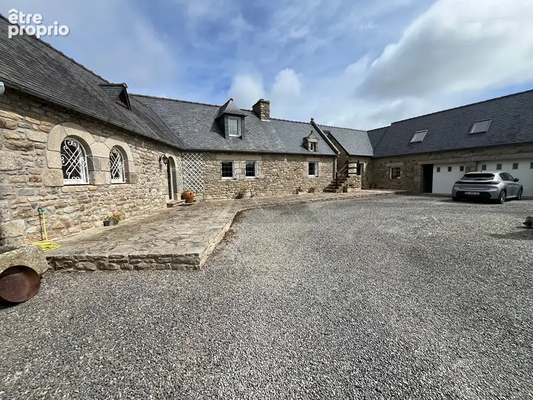Maison à PLOUGUERNEAU