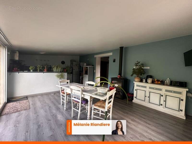 Maison à LA FONTAINE-SAINT-MARTIN