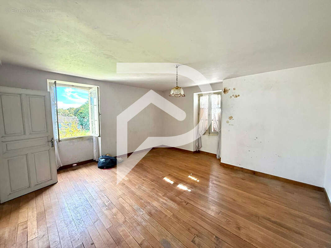 Maison à LAHOURCADE