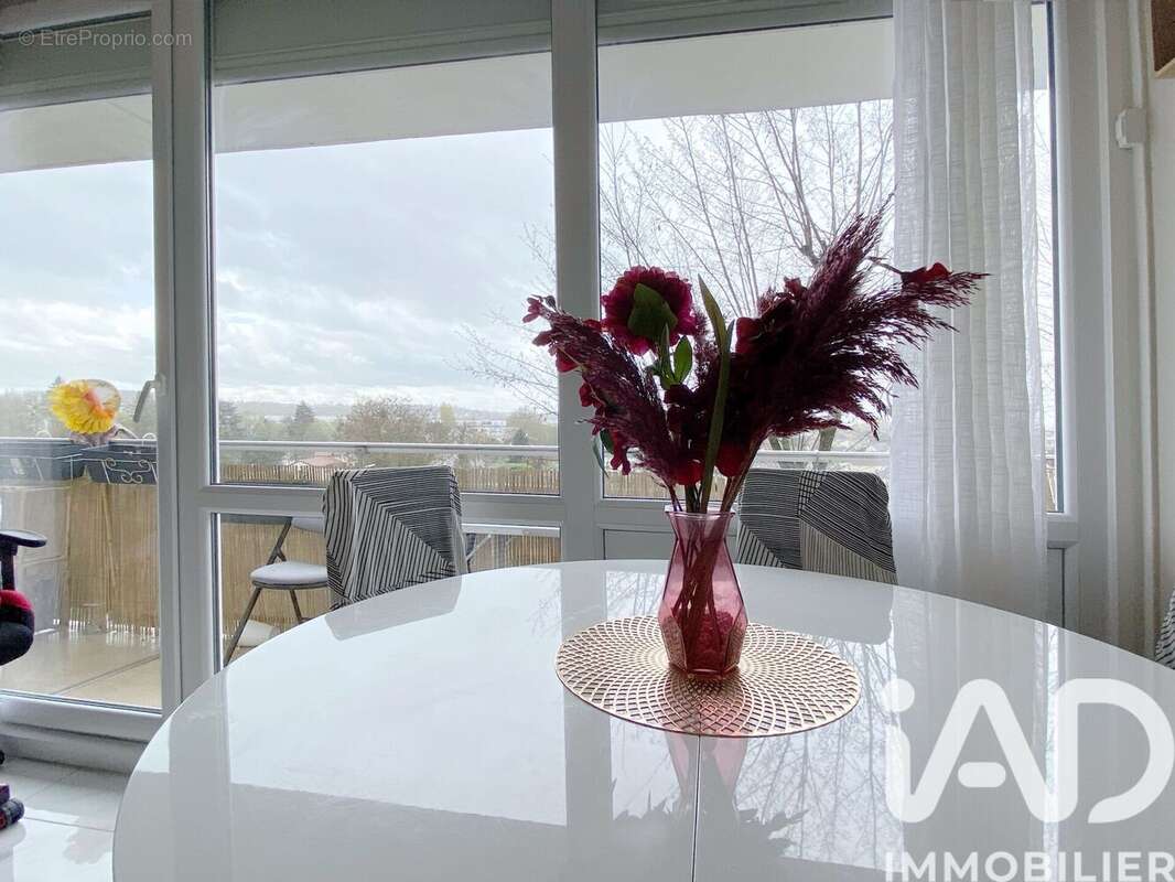 Photo 2 - Appartement à LIVRY-GARGAN