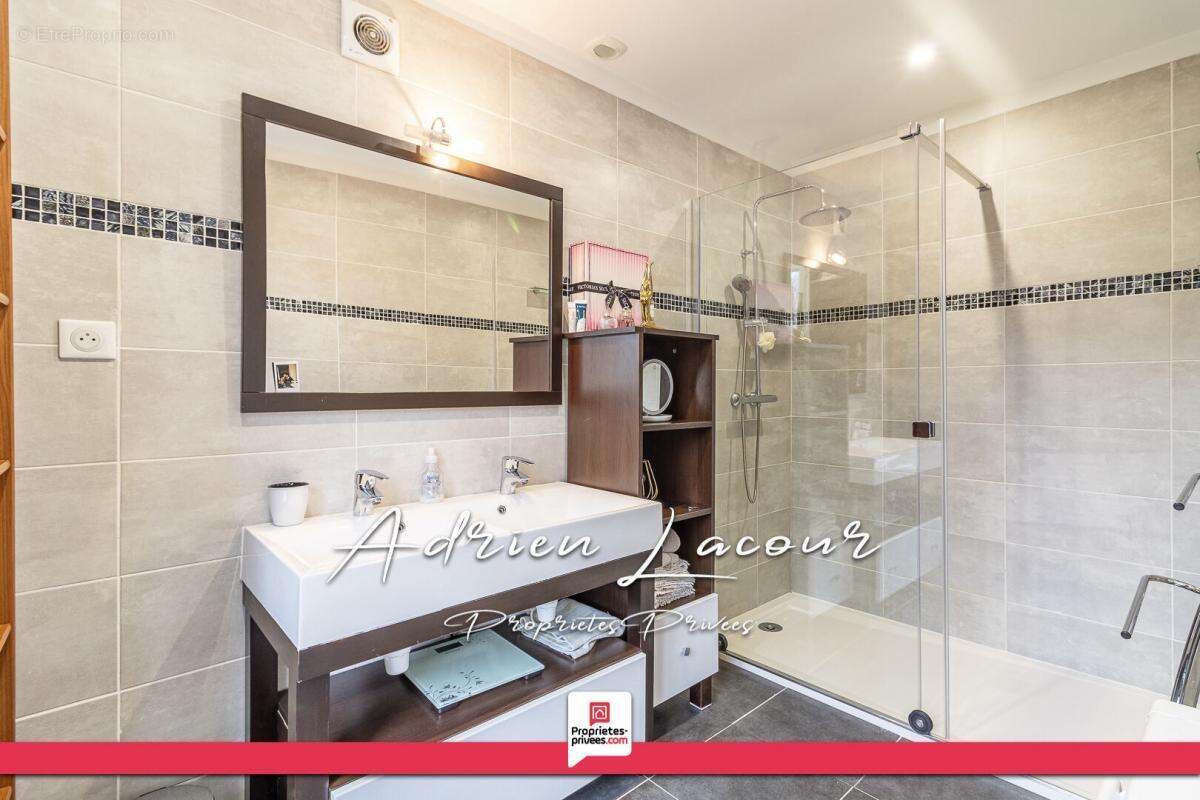 Maison à DUN-LE-POELIER