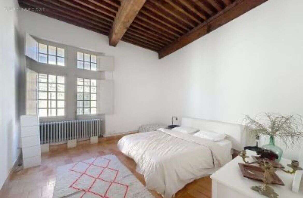 Appartement à UZES