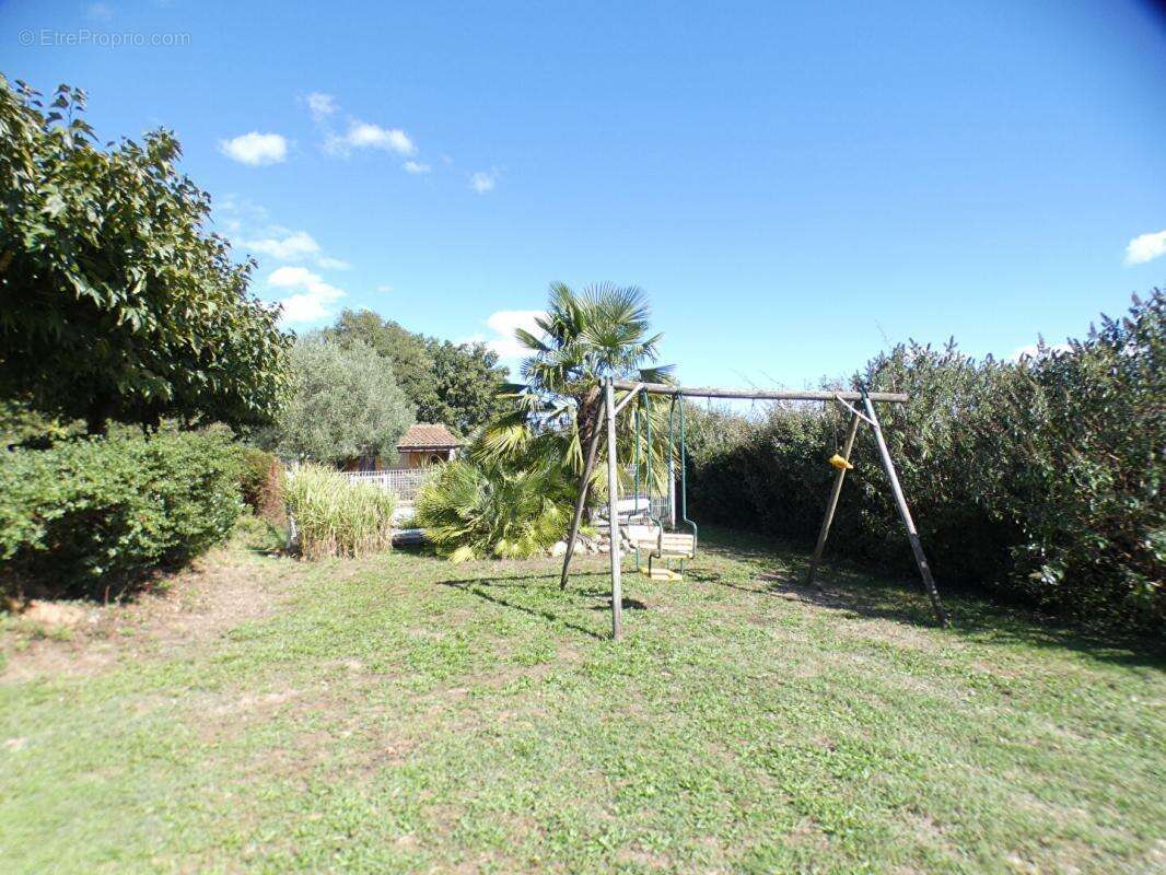 Maison à TERRASSON-LAVILLEDIEU