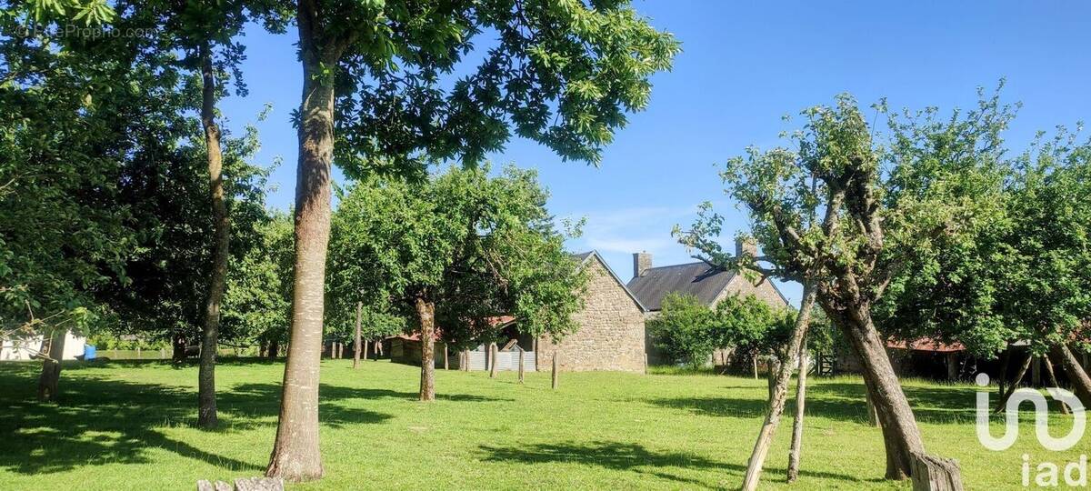 Photo 1 - Maison à SAINT-MARTIN-DE-LANDELLES