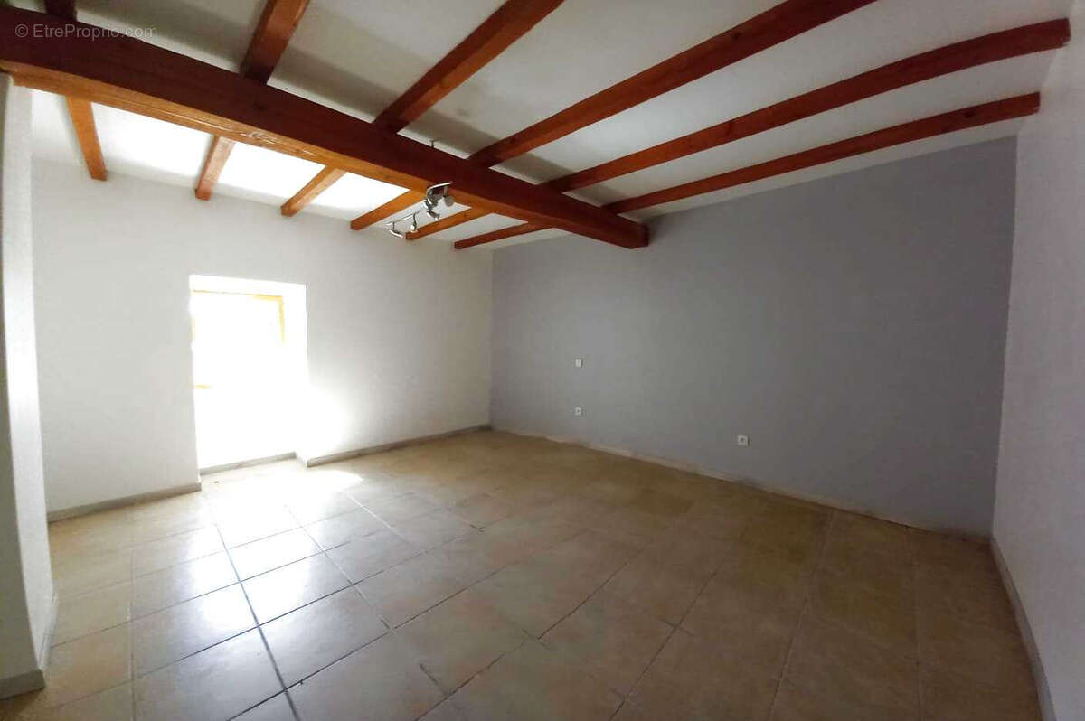 Maison à MONTAIGU-DE-QUERCY