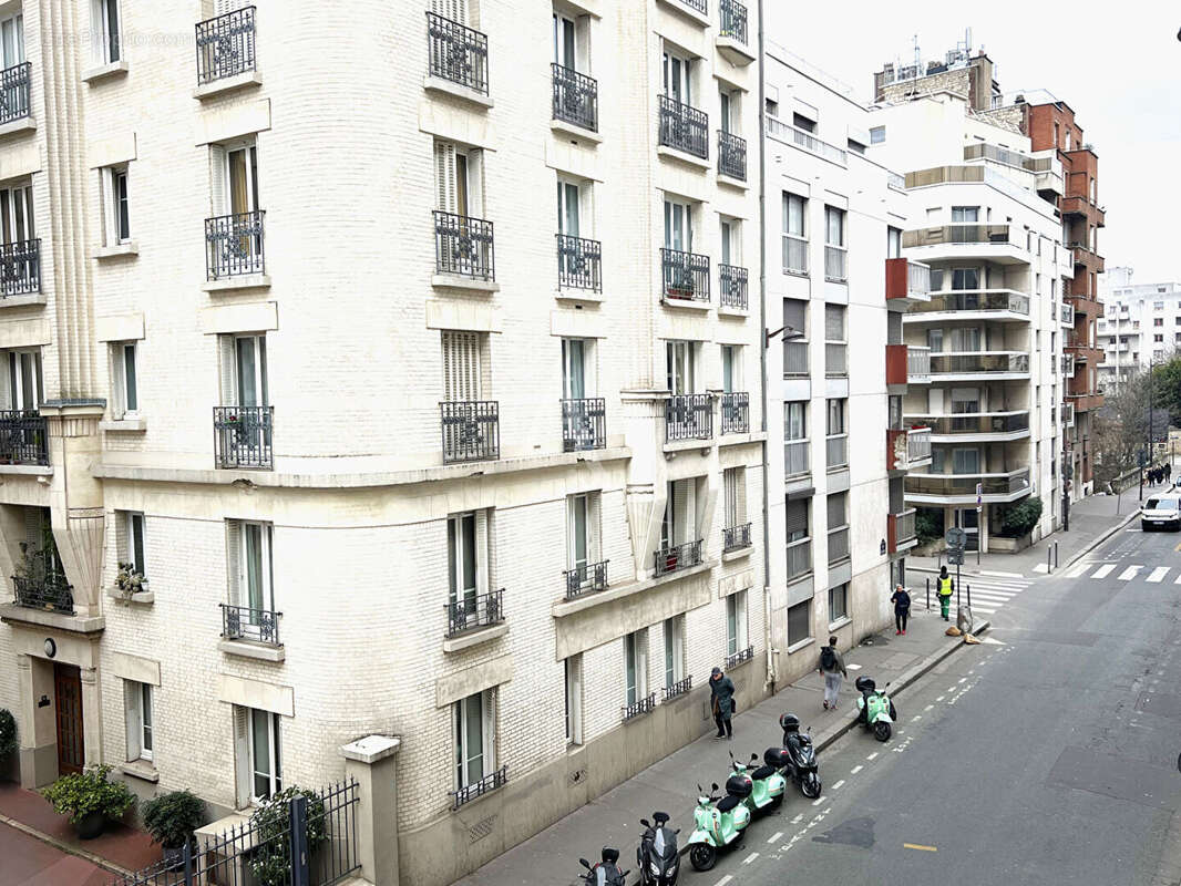 Appartement à PARIS-14E