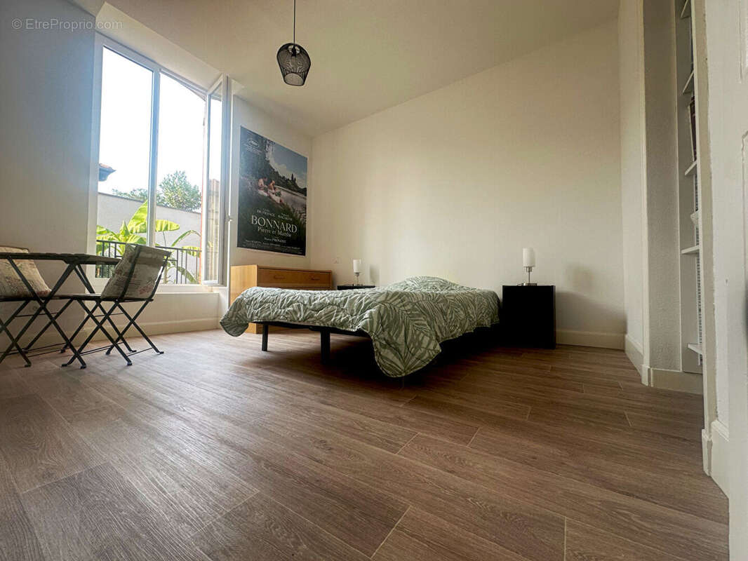 À vendre Maison/Appartement T5 entièrement rénové proche gare avec terrasse - photo 10