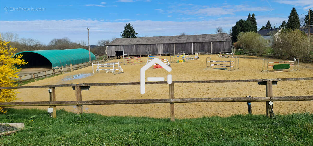 Maison à ARNAC-POMPADOUR