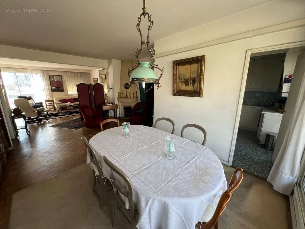 Appartement à MARSEILLE-8E