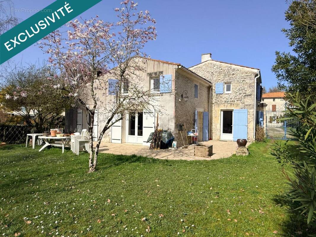 Photo 1 - Maison à SAINTES