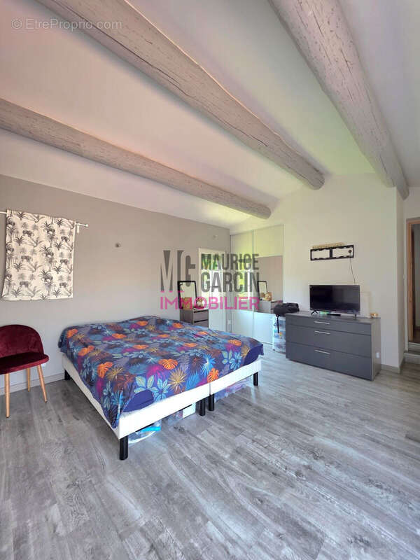 Maison à PERNES-LES-FONTAINES