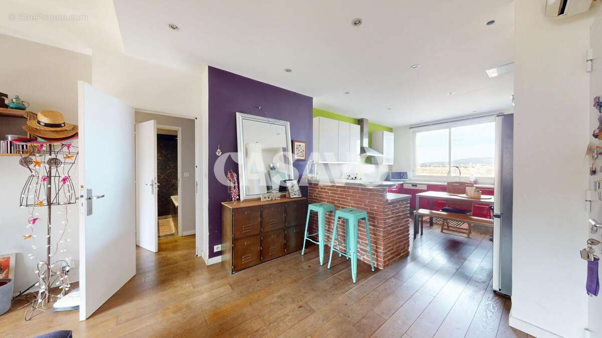 Appartement à MARSEILLE-6E