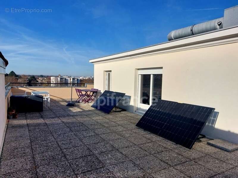 Appartement à COMBS-LA-VILLE