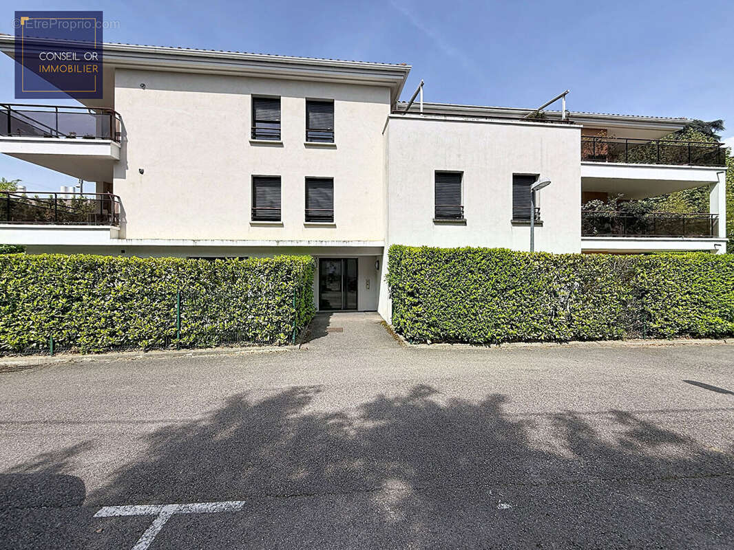 Appartement à SAINT-GENIS-LAVAL