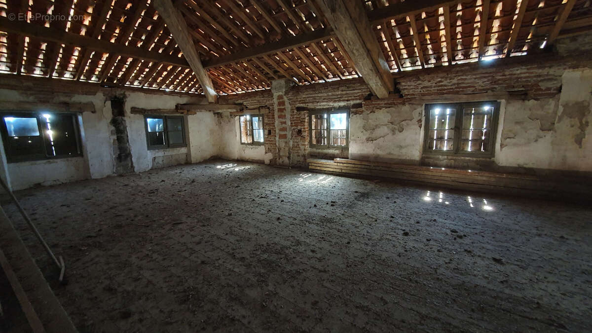 Maison à NEGREPELISSE