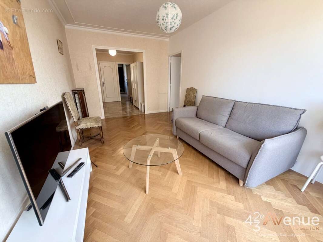 Appartement à SAINT-ETIENNE