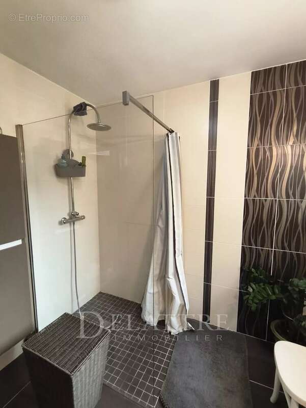 Maison à CHATEAUNEUF-GRASSE