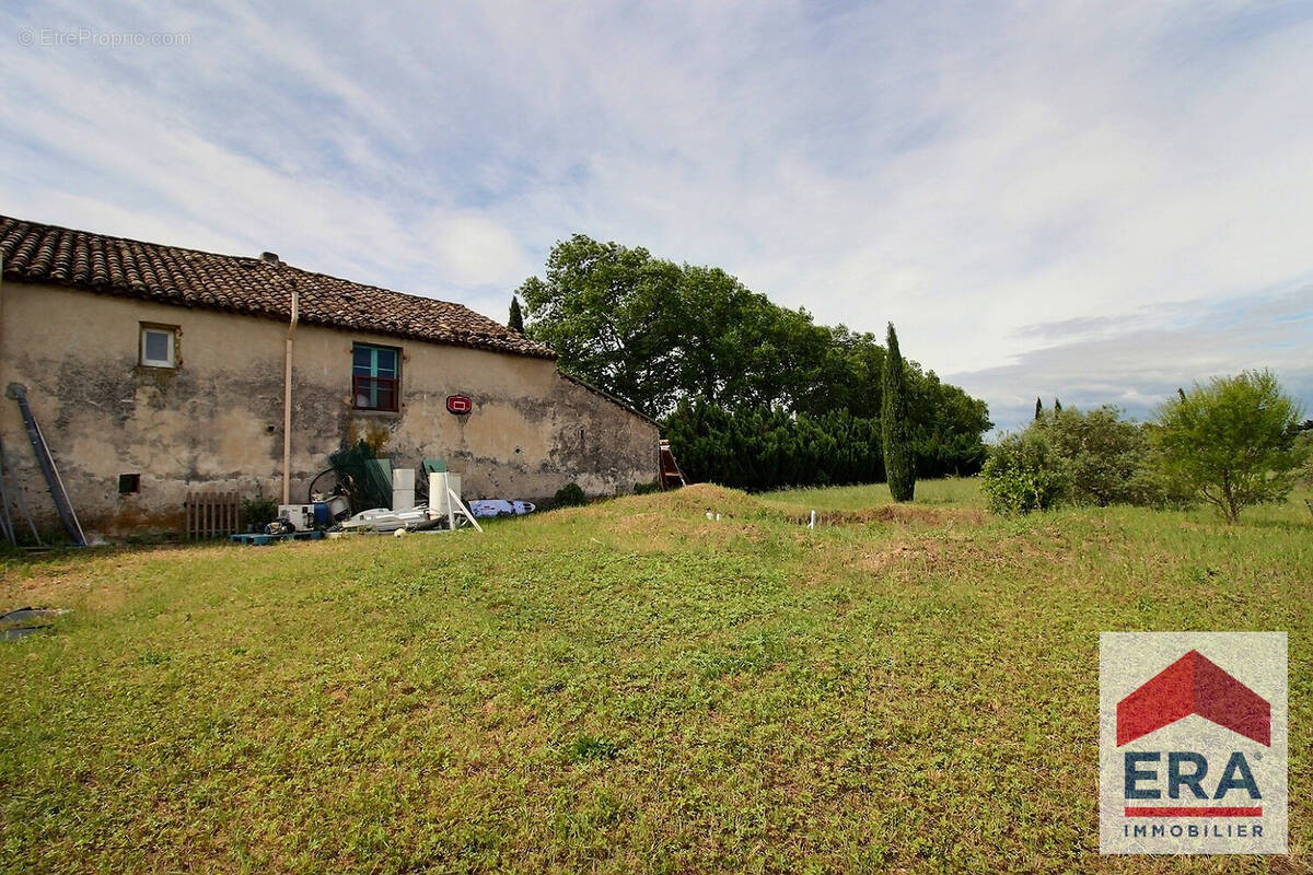 Maison à SAINTE-CECILE-LES-VIGNES