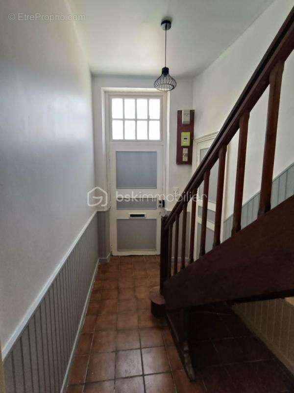 Maison de Ville de type 4 de 105 m2 entièrement Rénovée avec 2 Terrasses - photo 7