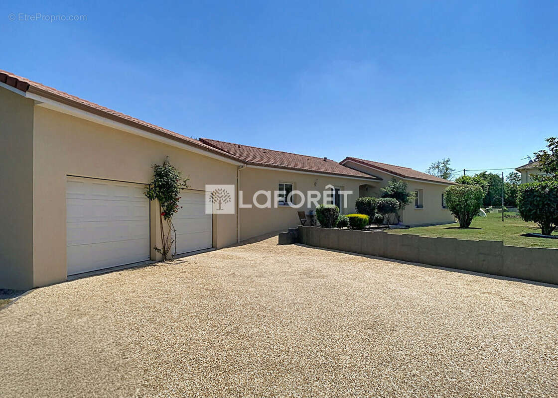 Maison Veyrac 6 pièce(s) 136.34 m2 - photo 12