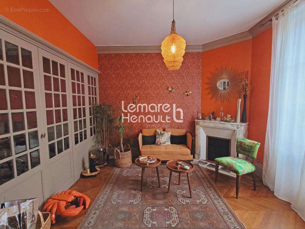 Belle maison bourgeoise 257 m² env avec jardin et garage - photo 4