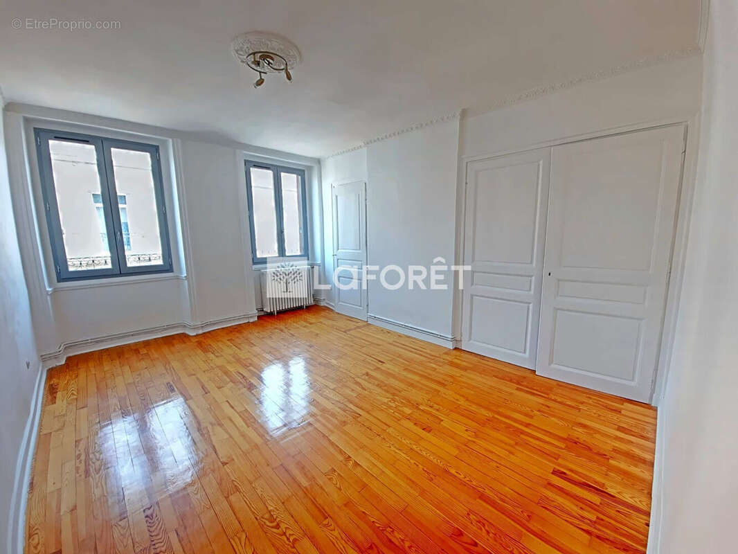 Appartement à SAINT-ETIENNE