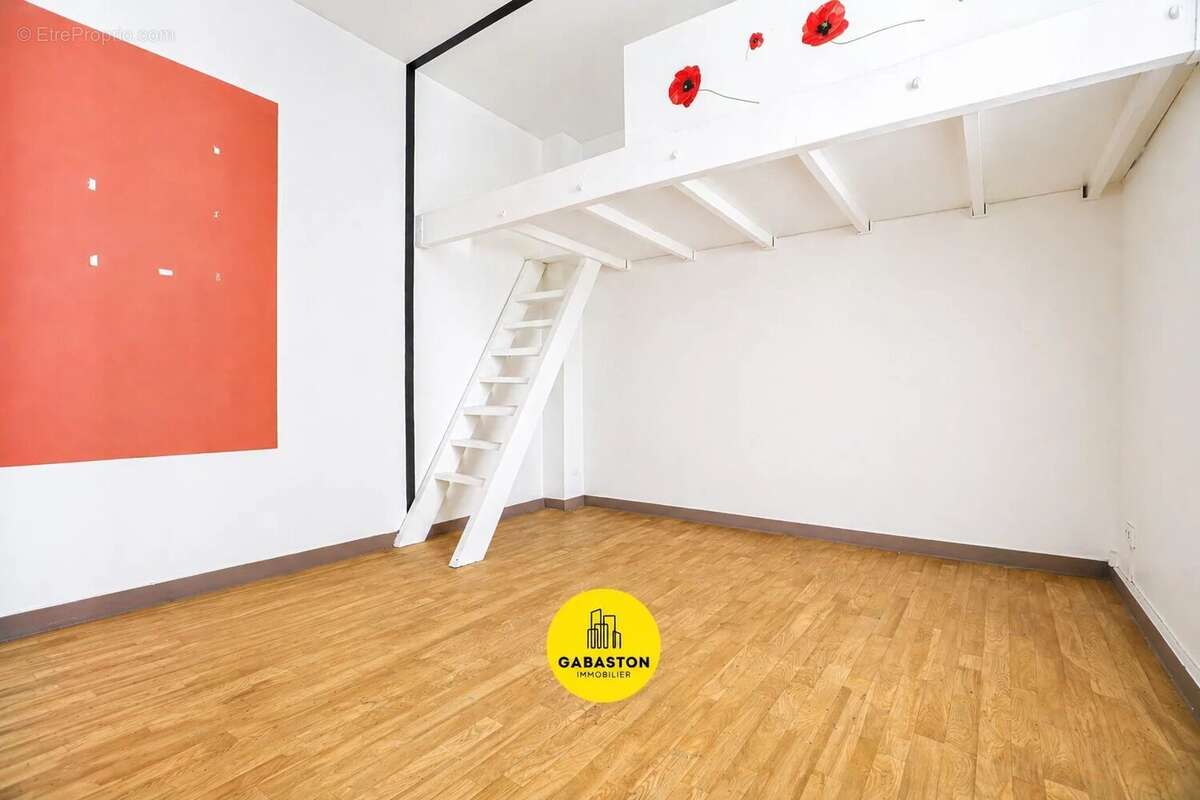 Appartement à MARSEILLE-4E