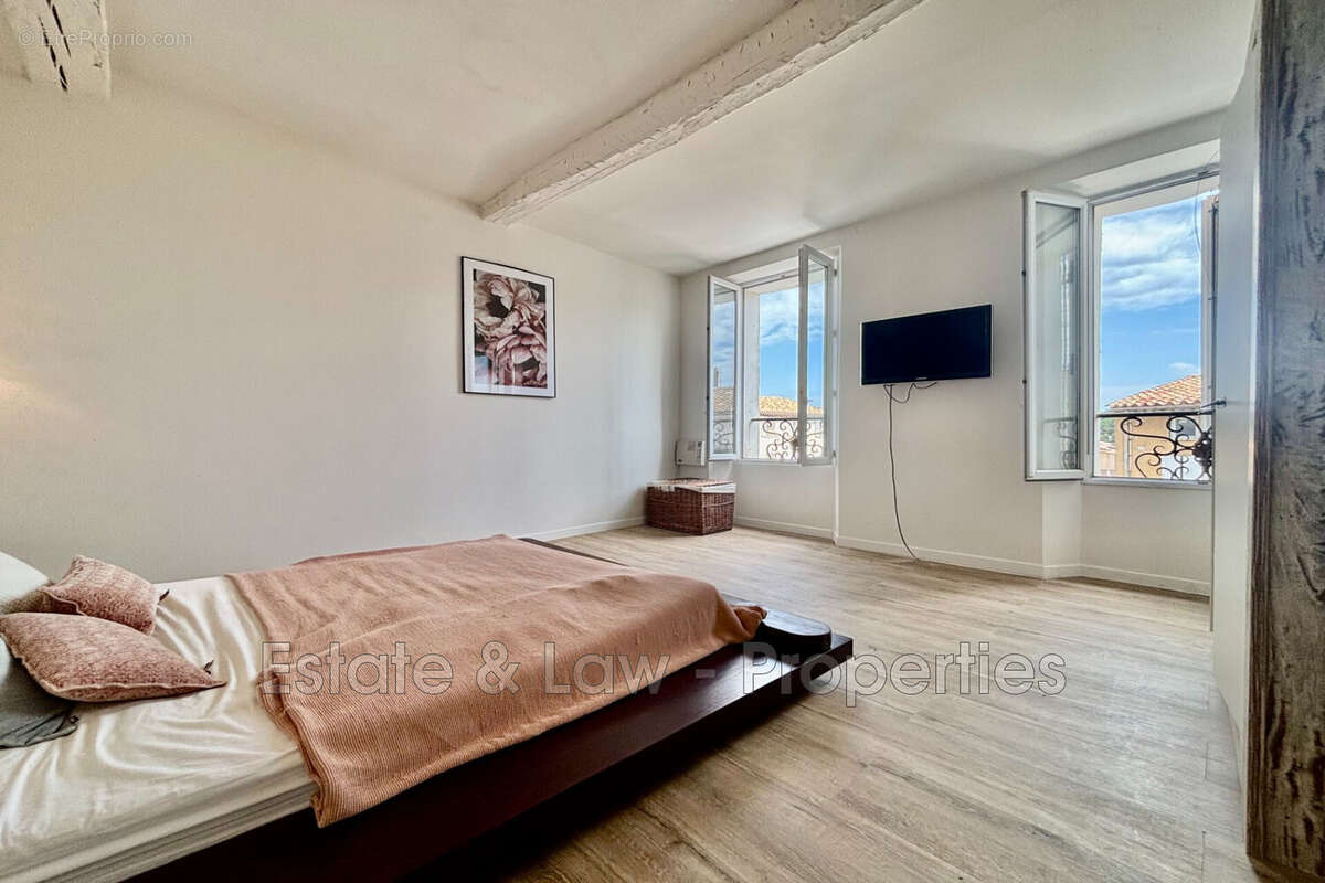 Appartement à LA GARDE-FREINET