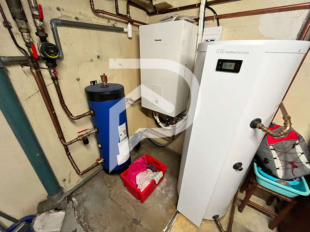 Maison à SAINT-ELOY-LES-MINES