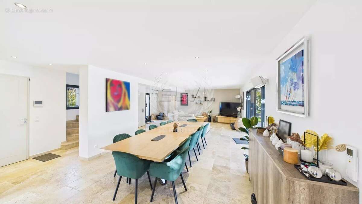 Maison à PLAN-DE-LA-TOUR