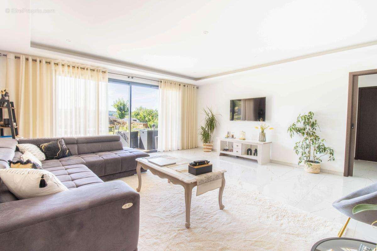 Maison Contemporaine 220 m² 5 Chambres - photo 5
