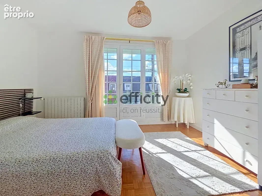 Maison 7 pièces 163 m² à vendre à Pontault-Combault (77340) - photo 9