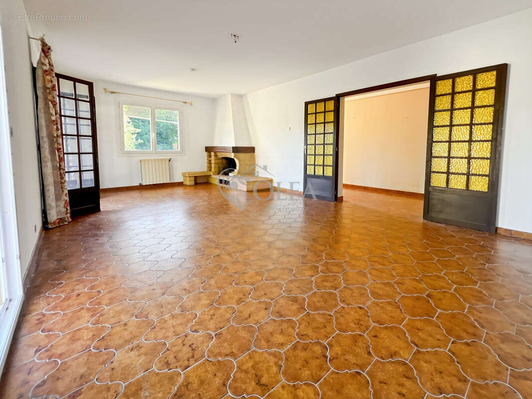 Séjour - salon - Maison à SAINT-VICTOR-DES-OULES