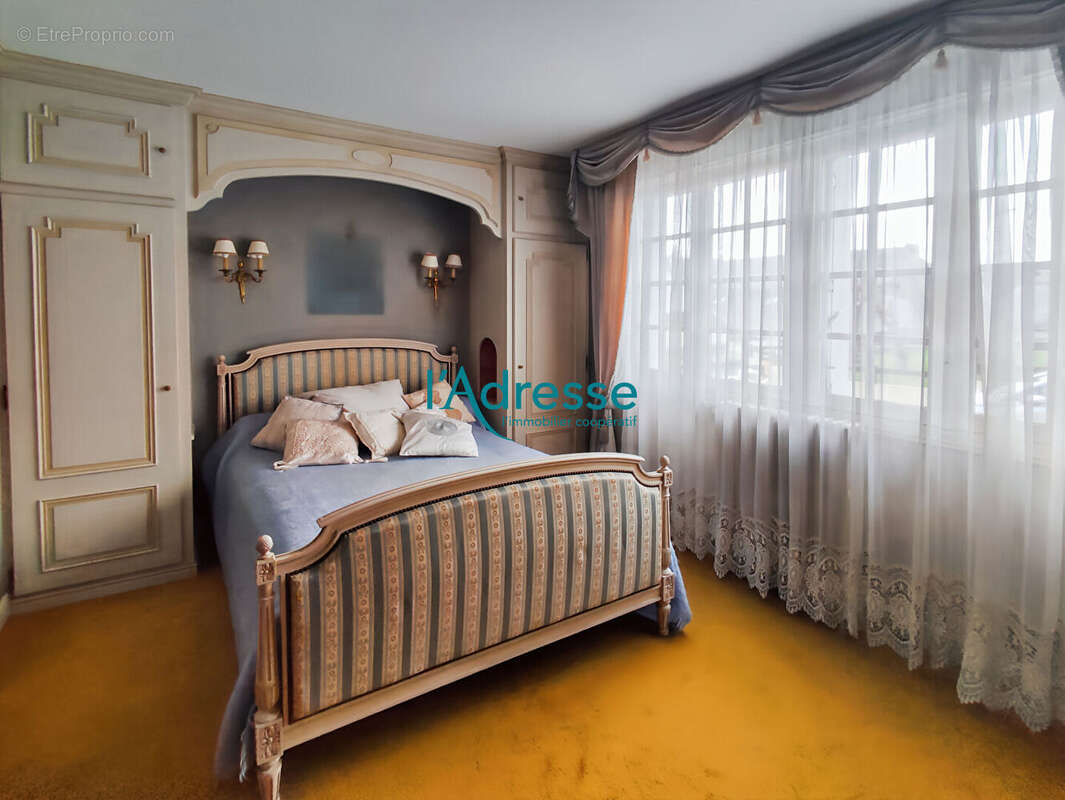 Maison à SAINT-PIERRE-MONTLIMART