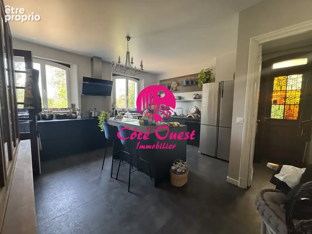 Maison 7 pièces 270 m² à vendre à Saint-Laurent-De-Brevedent (76700) - photo 2