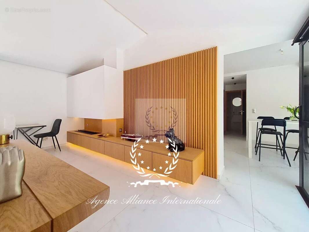 Dernier étage d'exception de 100 m² – terrasse – vue mer & port - photo 2
