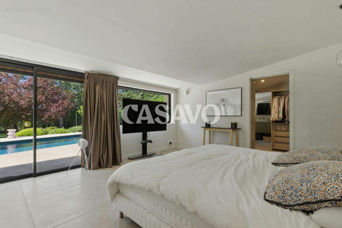 Vente Maison 5 pièces de 180m² - 13760 Saint-Cannat - photo 11