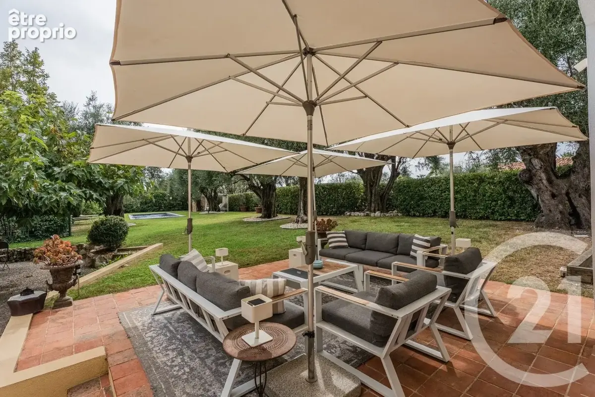 Maison 5 pièces 174 m² à vendre à Nice (06100) - photo 3