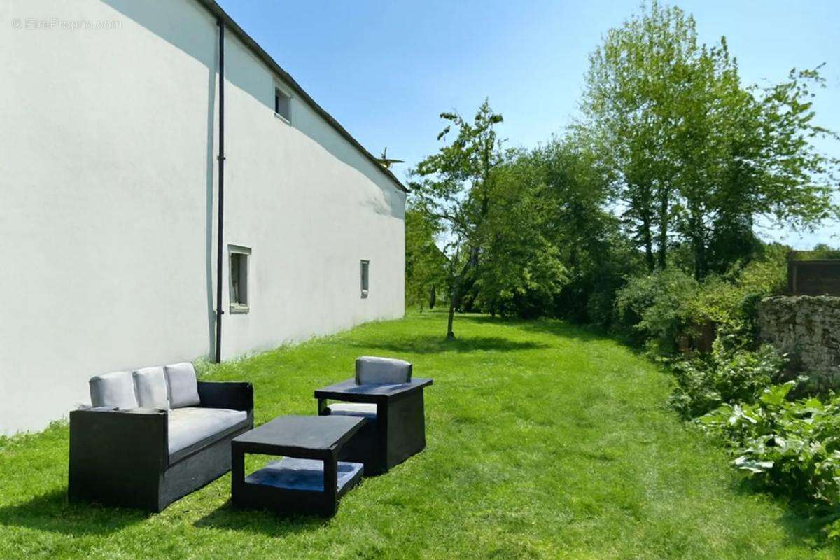 Maison à CREVECOEUR-EN-BRIE