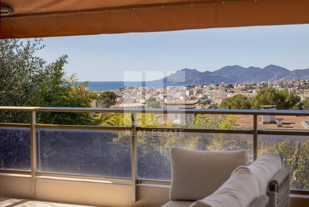 Appartement à LE CANNET