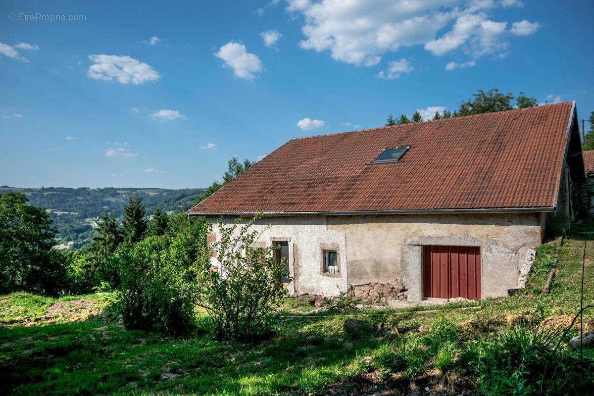 Maison à CORRAVILLERS