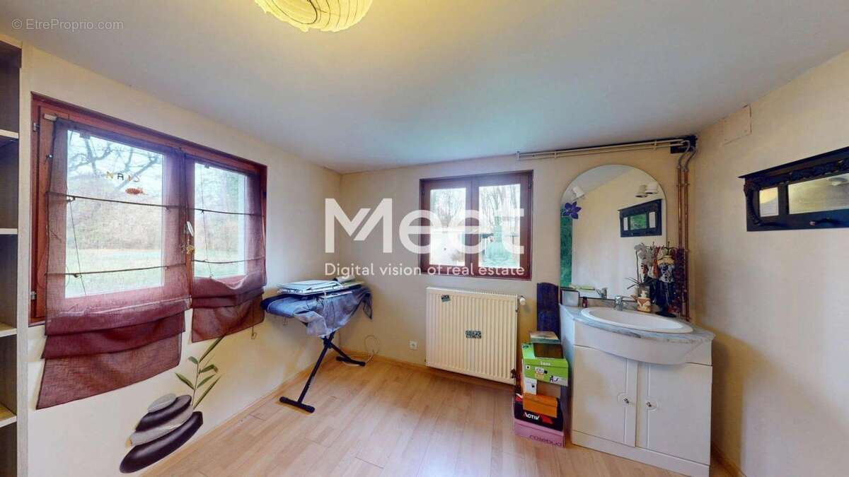 Maison à FLEURY-LA-VALLEE