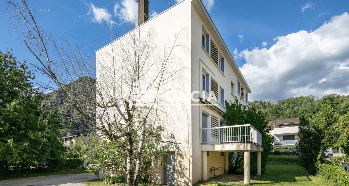Appartement à SAINT-EGREVE