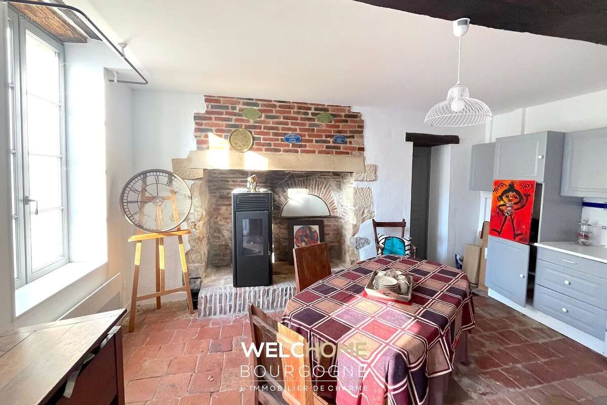 Maison à MARS-SUR-ALLIER