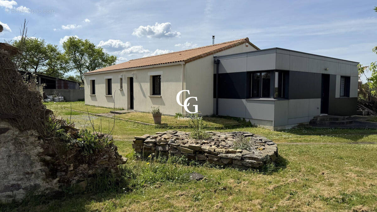 Maison à VIEILLEVIGNE