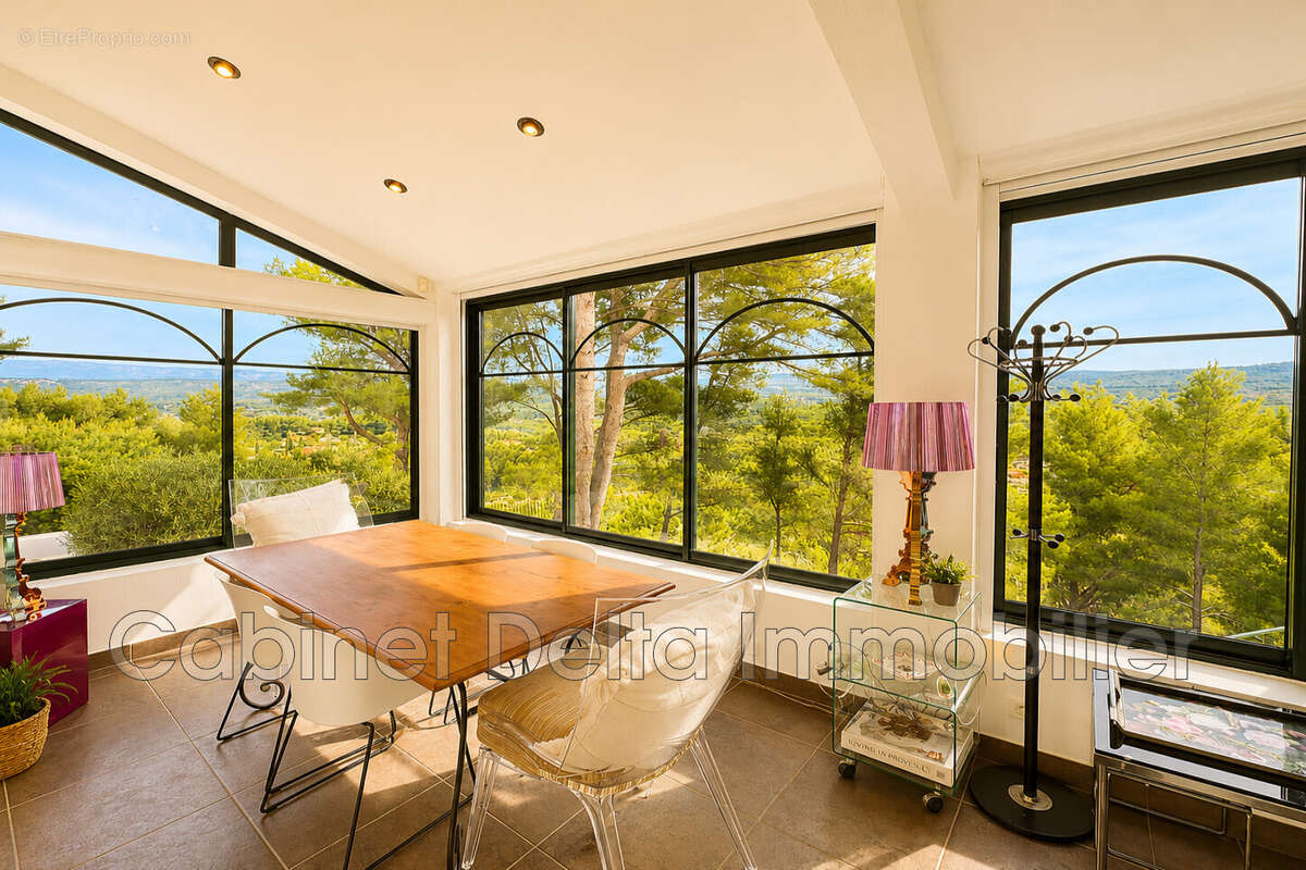 Maison à LE CASTELLET
