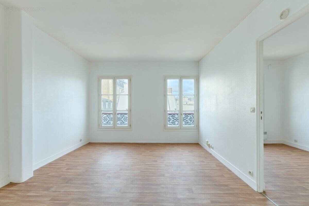 Appartement à PARIS-11E
