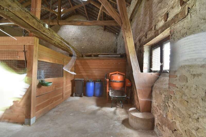 Maison à SAINT-LEGER-MAGNAZEIX