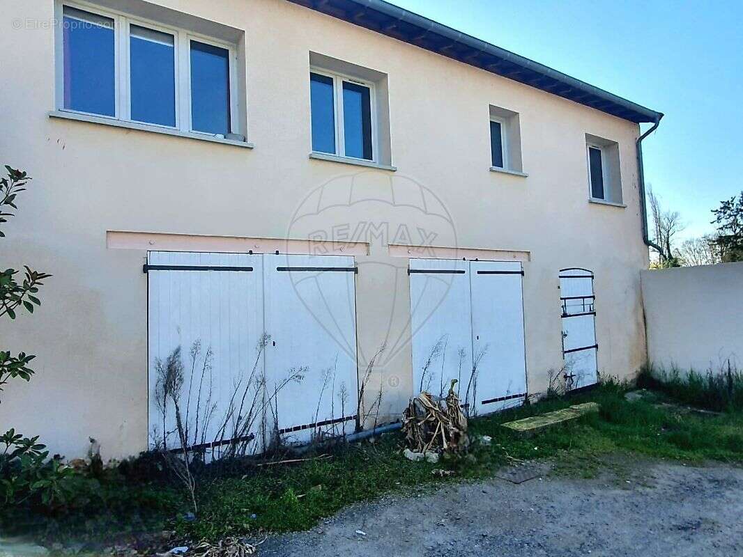 Commerce à SAINT-POURCAIN-SUR-SIOULE